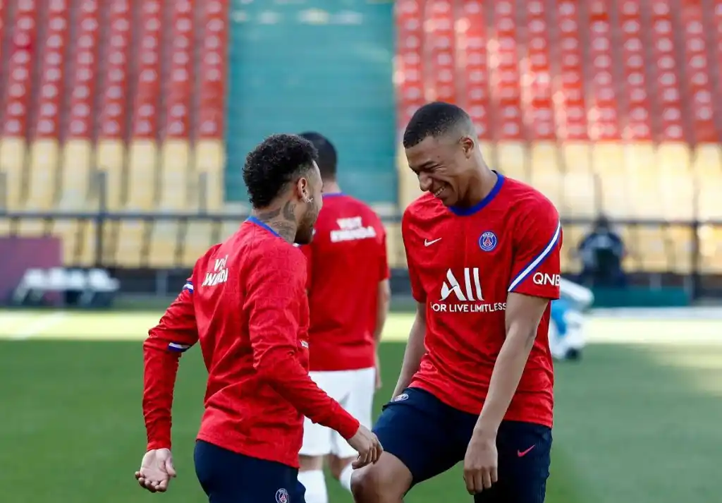 Manchester City recibe a  PSG, por un lugar en la final