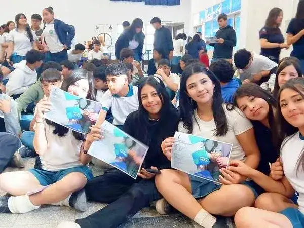 Adolescentes y jóvenes toman la palabra
en espacios de participación y escucha