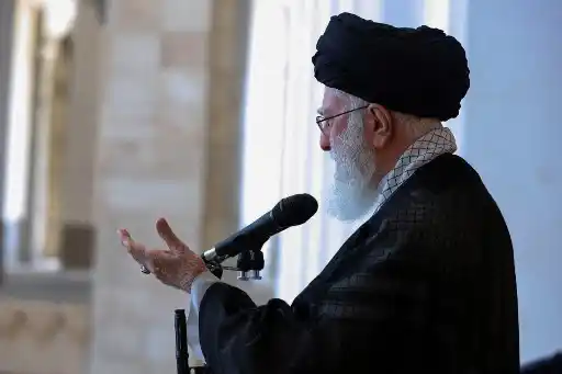 Ayatolá Ali Jamenei calificó de «lógico» y «legítimo» ataque contra Israel