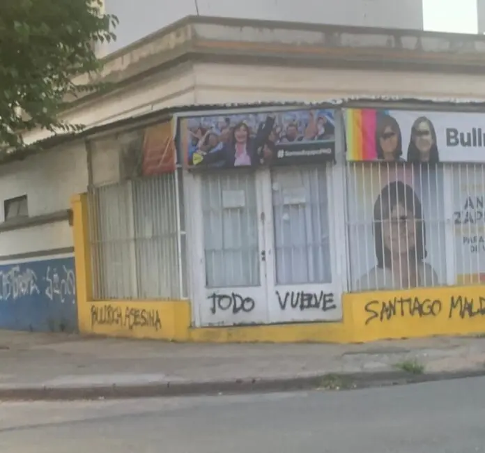 Atacaron un local de Patricia Bullrich en Morón y la propia presidenta del PRO les pidió a los K que "no sean fachos"