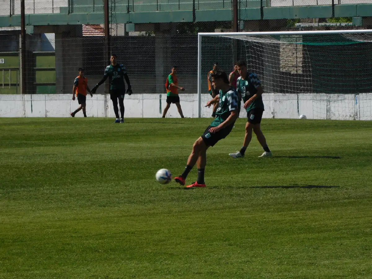 Con cambios para enfrentar a Sarmiento