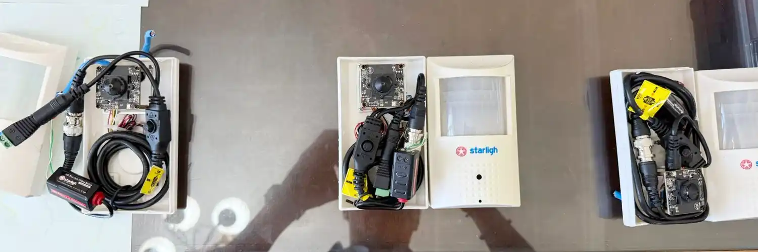 Frigerio reveló la presencia de micrófonos y cámaras ocultas en su despacho