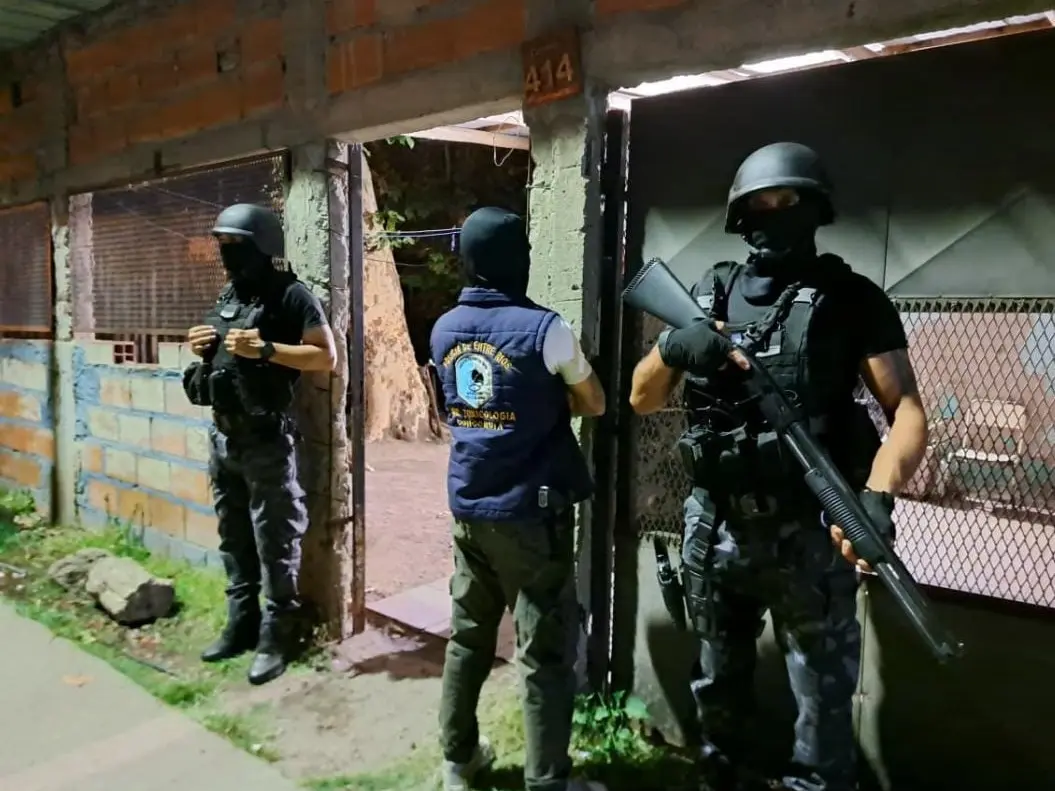 Allanamientos en Concordia: secuestro de drogas y dos detenidos
