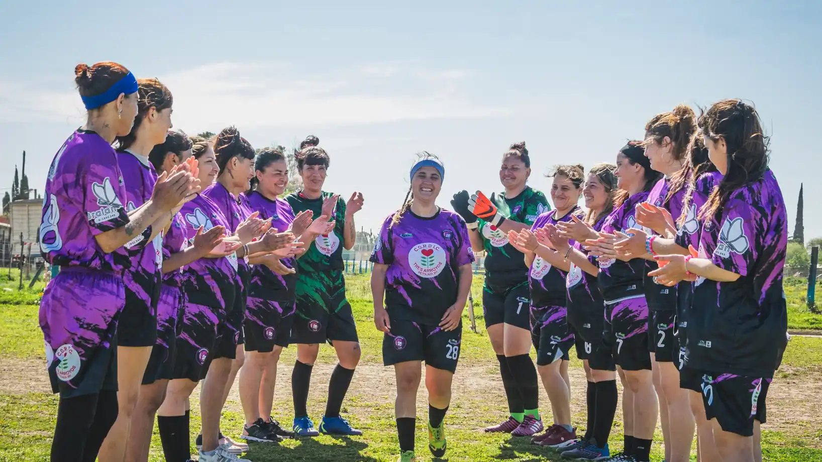 Mayra Arance cumple su sueño tras la operación: jugar al fútbol