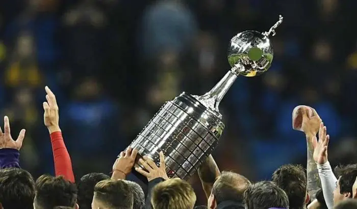 Belloso: �SLa Libertadores podría terminar en enero del año que viene⬝