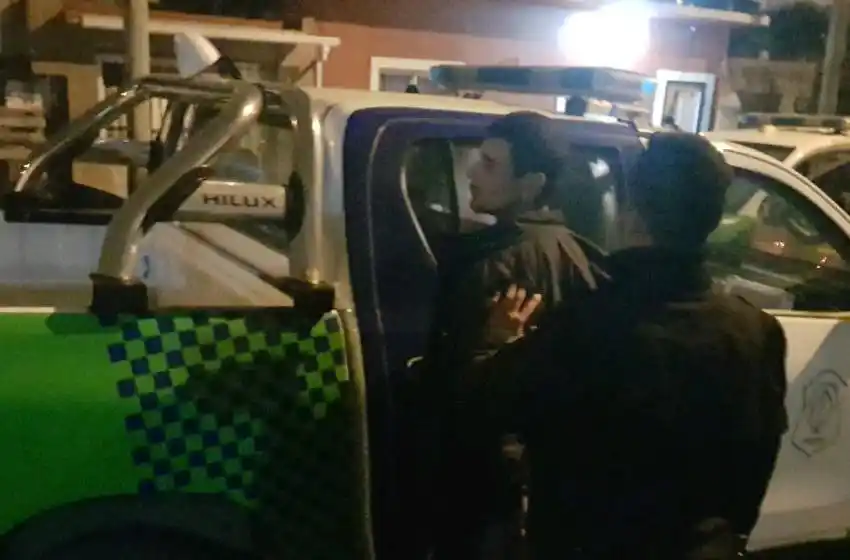 Lo detuvieron en el patio de una casa cuando intentaba robar