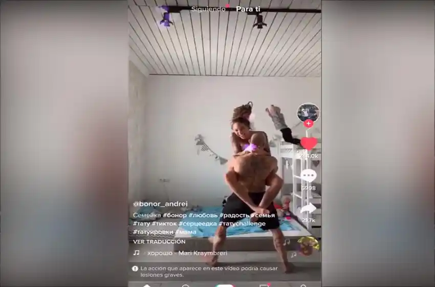 Hacían acrobacias y su bebé saltó al vacío: el video viral que genera repudio en las redes