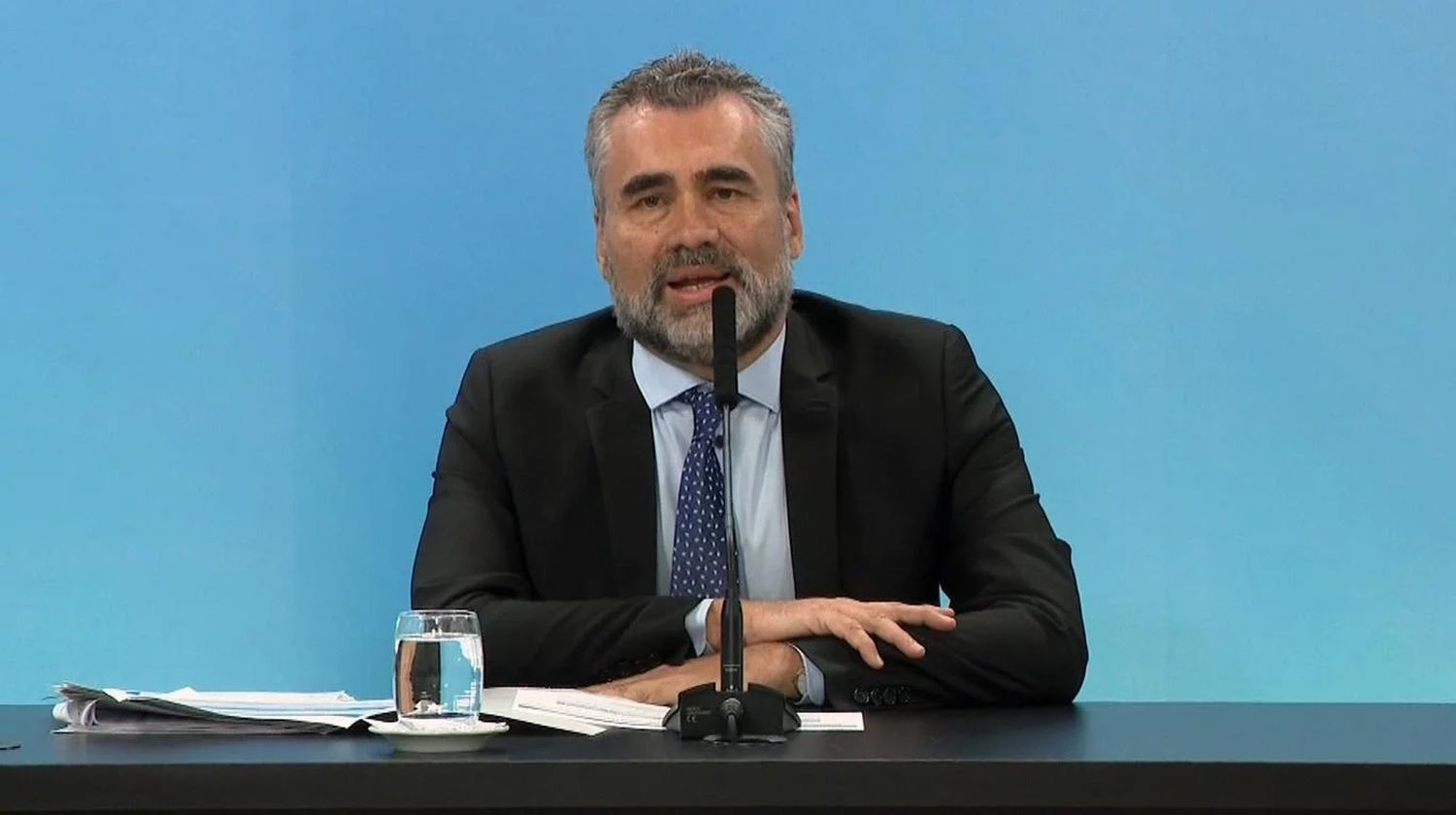 El Gobierno anunció la suspensión del cobro y la rebaja en las tasas