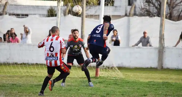 Vestido de azul, el Rojo también ganó el clásico