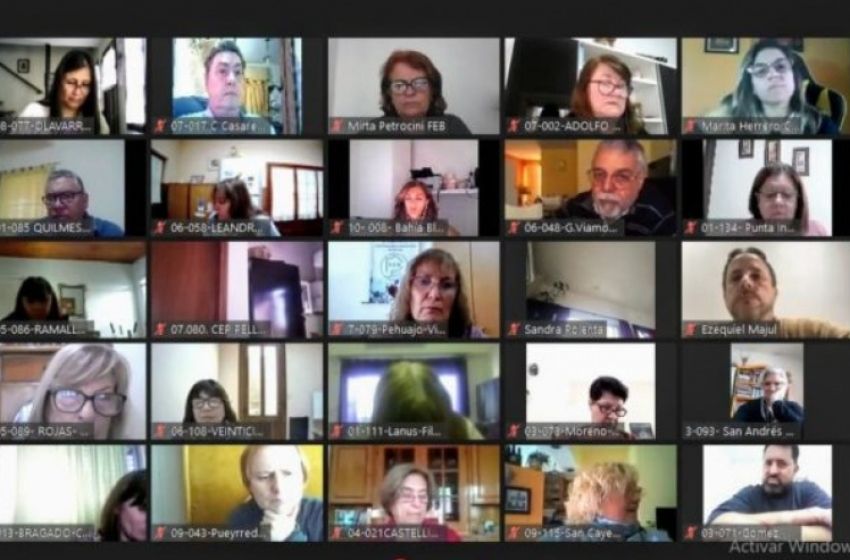 Gremios docentes aceptan la propuesta de aumento salarial de Kicillof