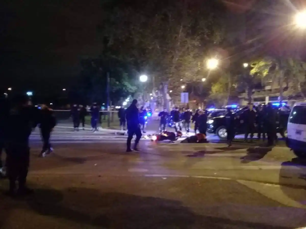 Una pareja de ladrones murió tras tirotearse con policías