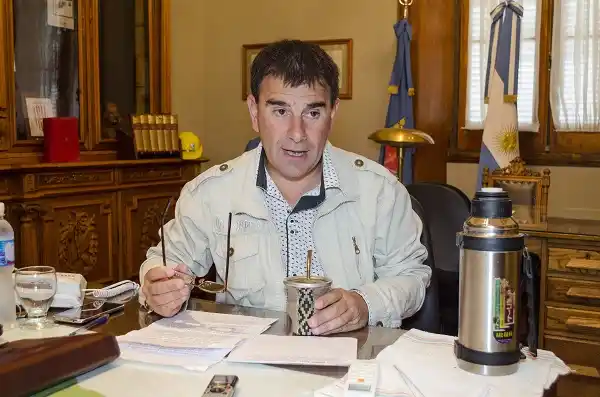 El Intendente de Azul defendió a su funcionario denunciado por violencia