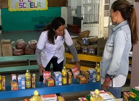 Reparten 7.000 bolsones de alimentos a colegios