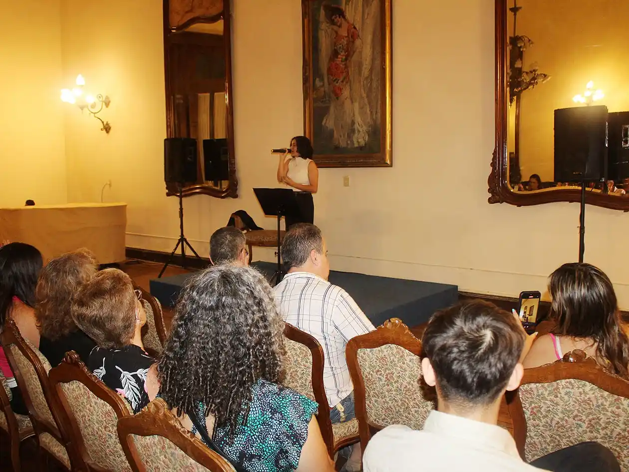 Mía Prada presentó su examen final