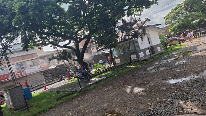 CALI BAJO ASEDIO:  siete atentados en simultáneo dejan una persona muerta y varios heridos