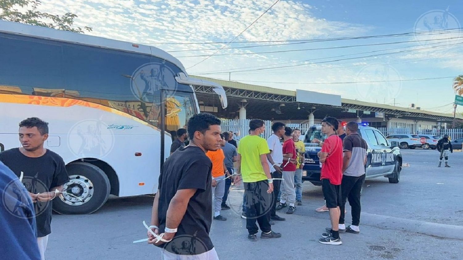 LES RACIONARON el agua y la comida: migrantes venezolanos se rebelan en México y denuncian malos tratos