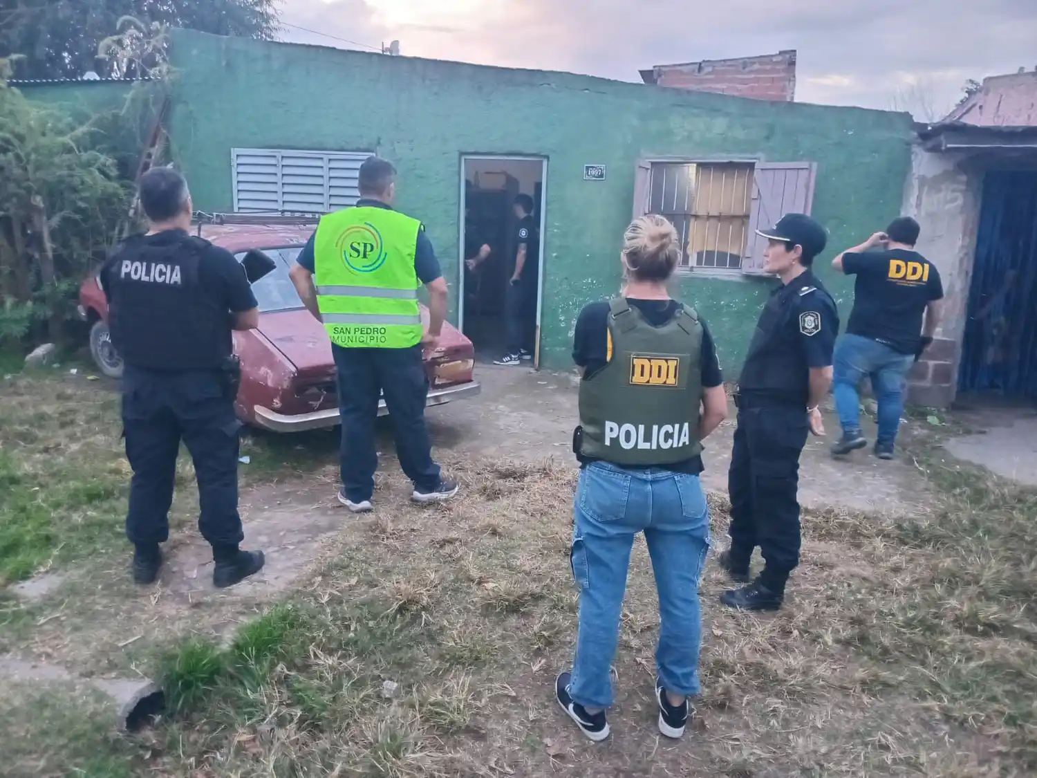 Secuestraron un revólver y aprehendieron al sujeto denunciado.