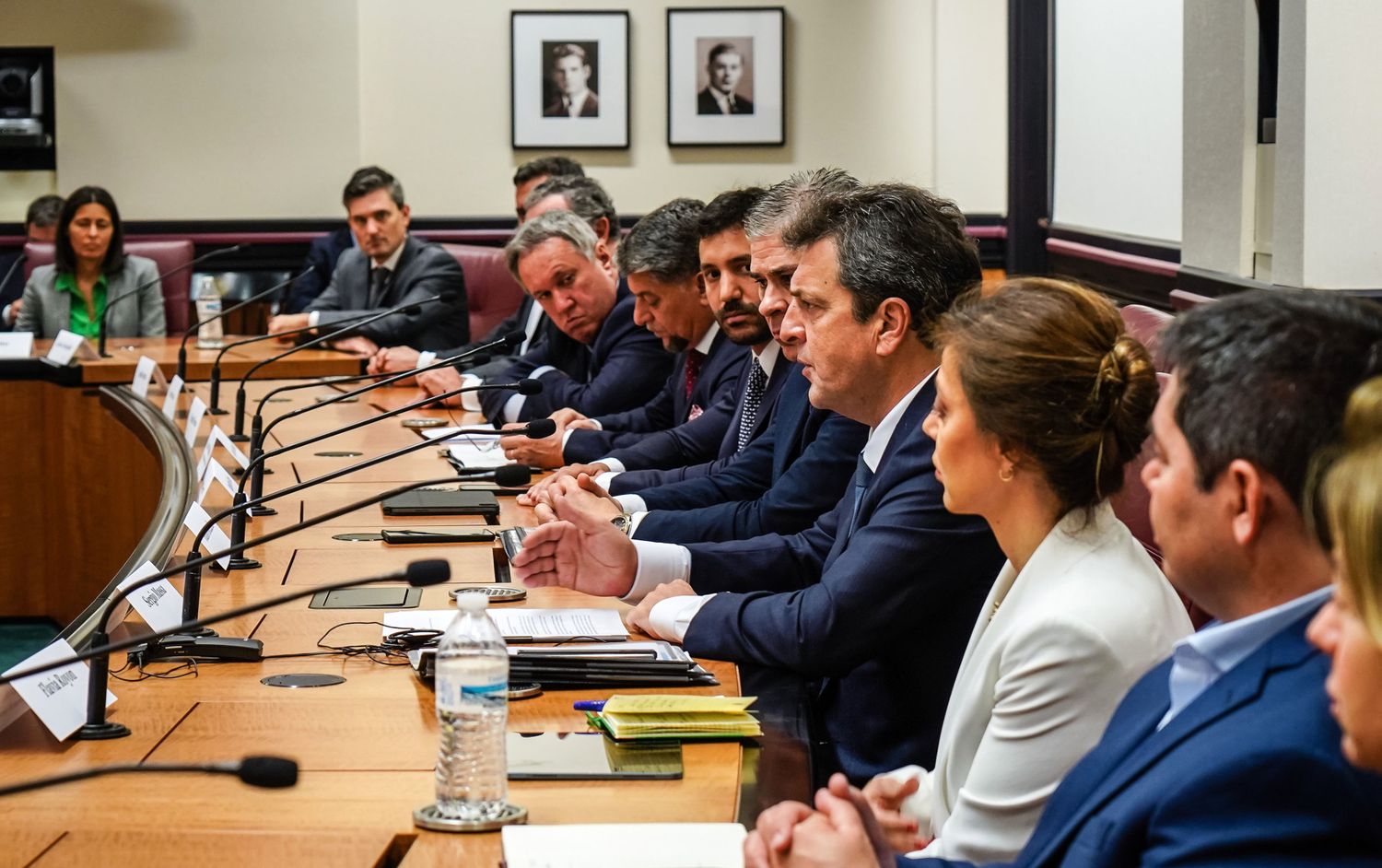 Massa prometió a los petroleros “transparencia y continuidad”