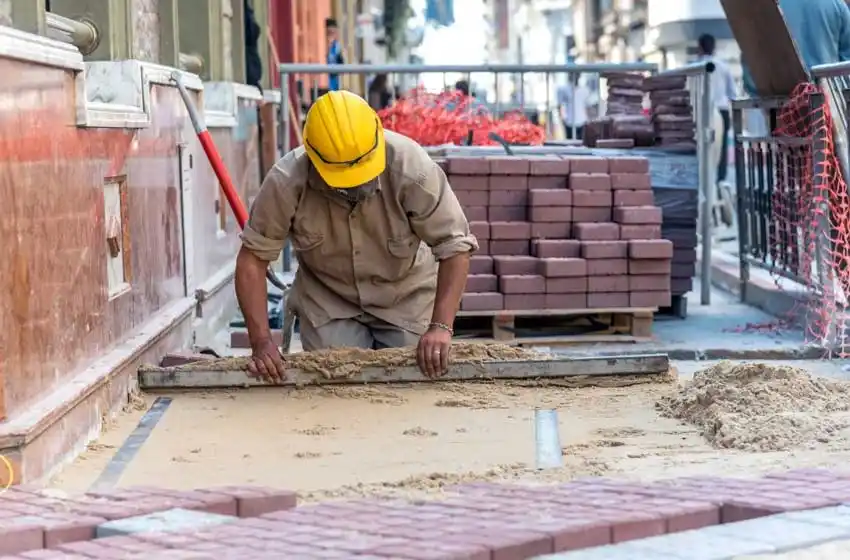 Lunes de caos en el tránsito: habrá cortes y desvíos de colectivos por obras en calle San Lorenzo