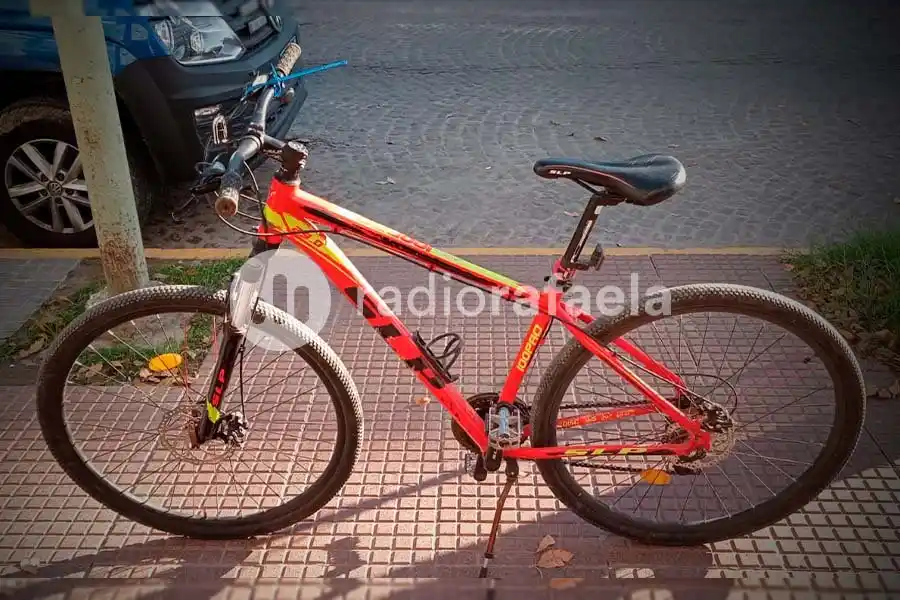 Personal policial secuestro tres bicicletas para averiguación de procedencia 