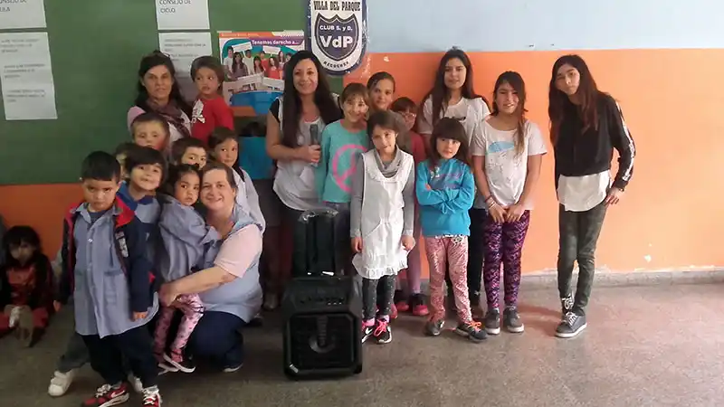 Donaciones de Necochea Entretenimientos a dos instituciones educativas
