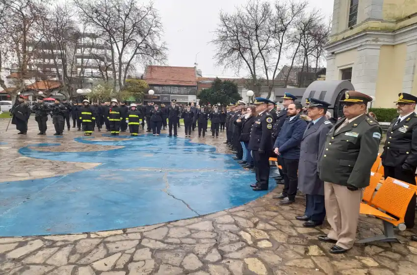Emotivo acto en Mar del Plata por el Día de los Policías Federales caídos en cumplimiento del deber