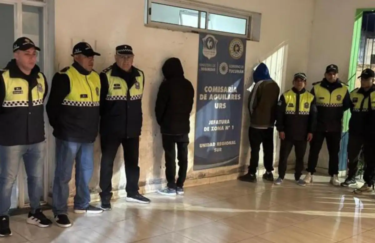 Detenidos.