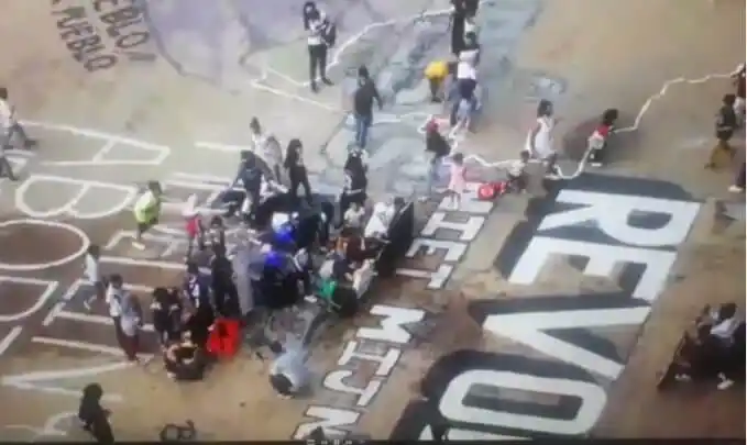 Así adoctrinan niños los de la Primera Línea