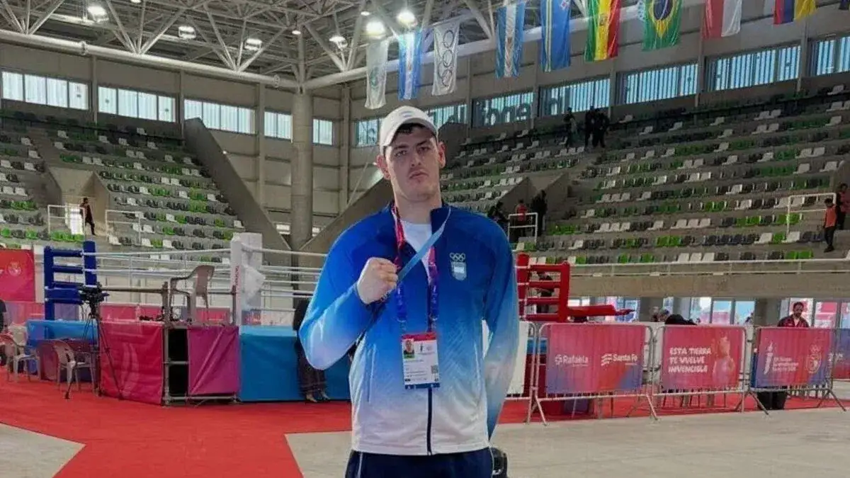 “Me costó un huevo”: la historia del boxeador que dejó el trabajo para entrenar y ganó el bronce