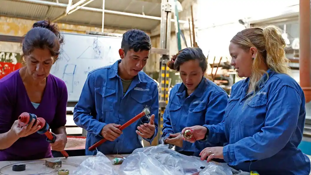 Capacitación en lugar de subsidios: el Gobierno ensaya un giro en la política social.