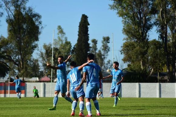 B Metropolitana: así fue el gol de Fernando “Piti” Gómez para el triunfo de Defensores Unidos de Zárate