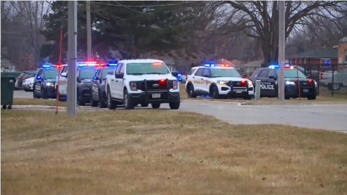 Reportan tiroteo en escuela de Iowa durante el primer día de regreso a clases este #4Dic