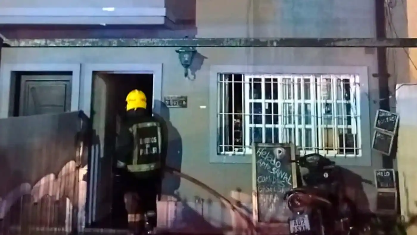 El hecho ocurrió en Zapiola al 150; otro joven sigue internado.