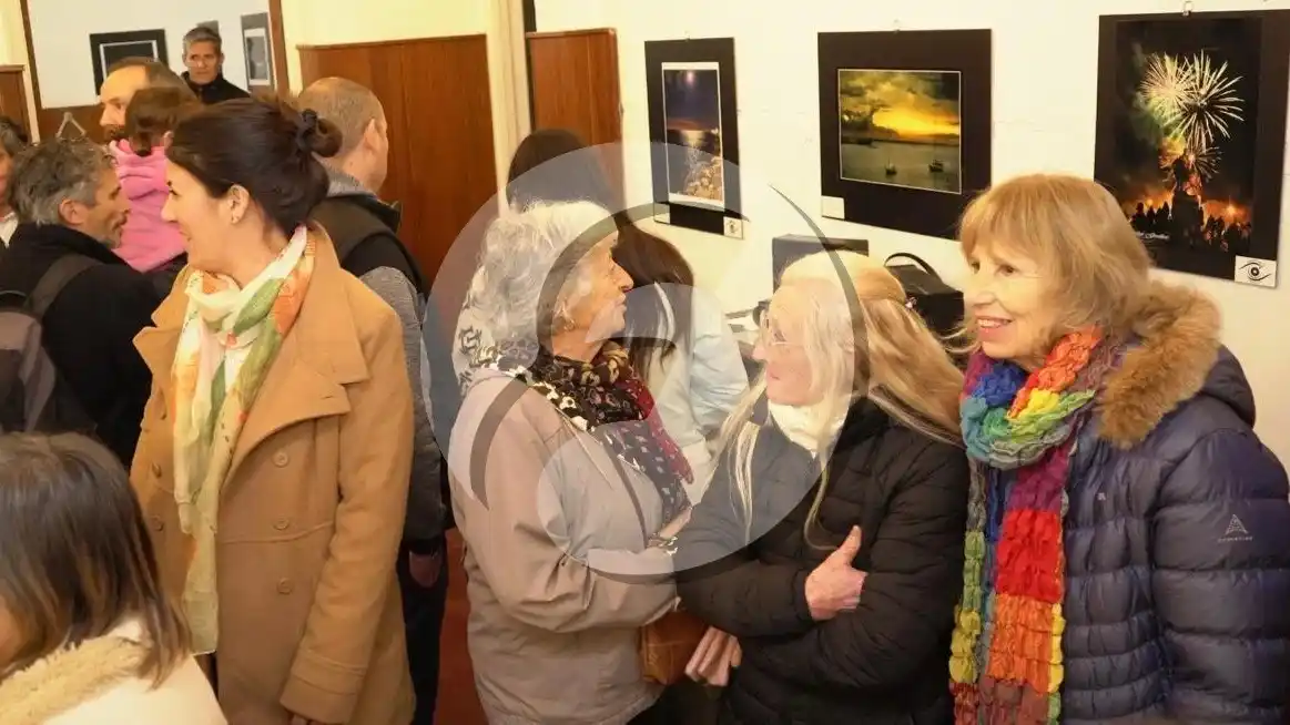 Concurrida inauguración