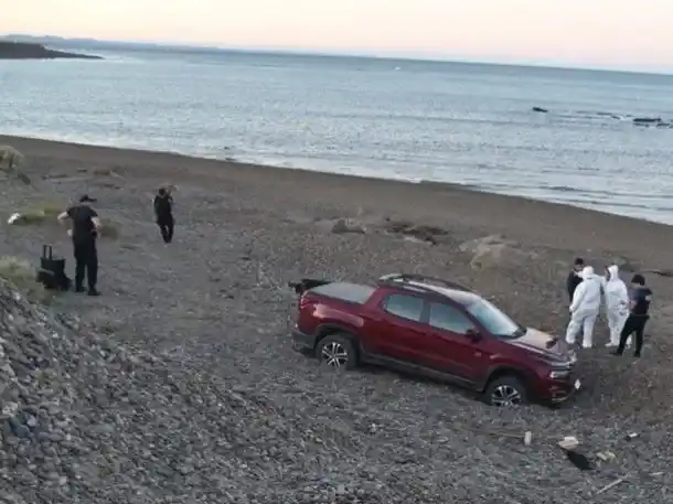 Mataron a tiros a un reconocido empresario y le prendieron fuego la casa