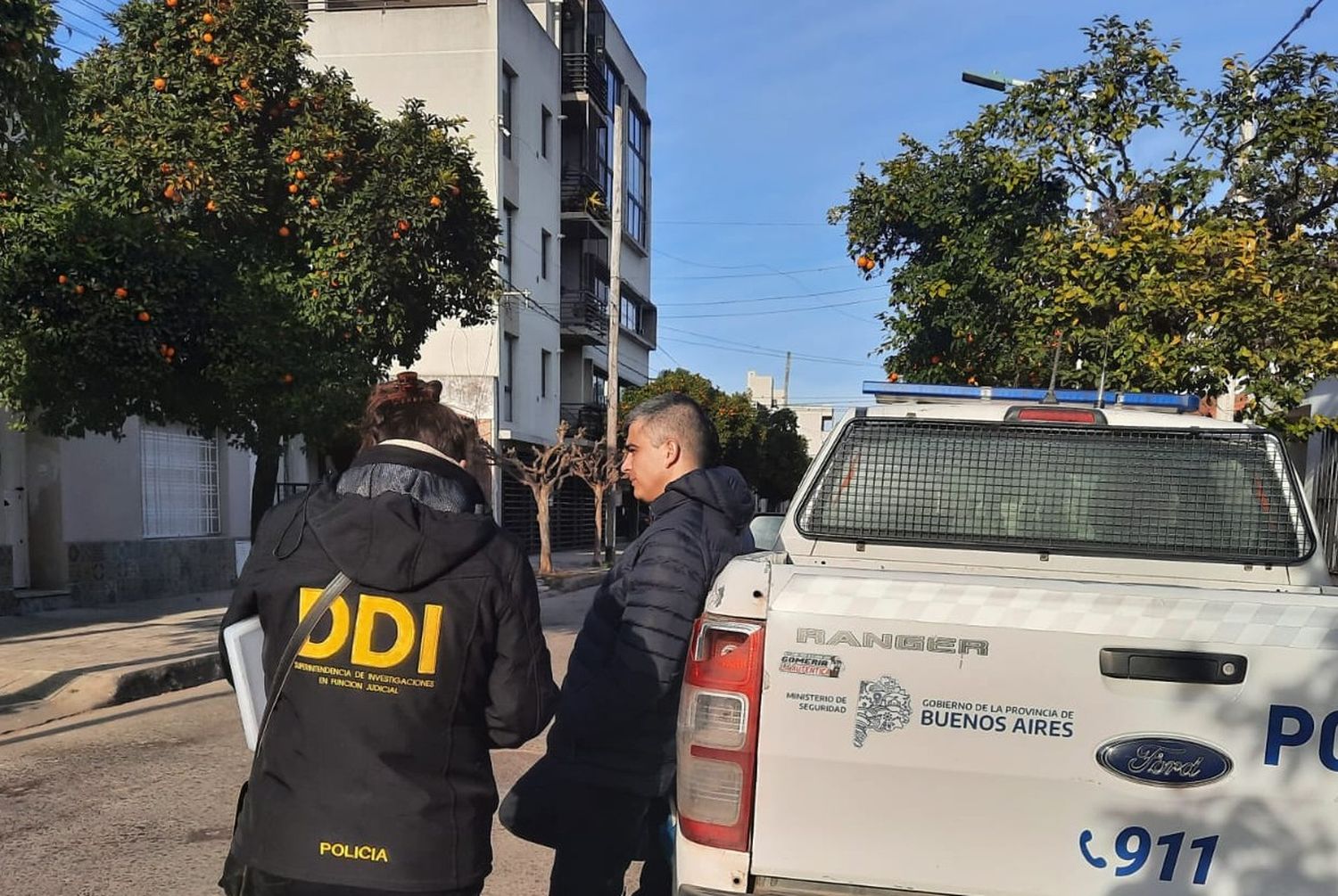 Personal de la DDI trabajaba en la zona de Rivadavia y Arnaldo este viernes.