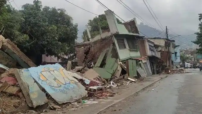 ¿CUMPLIRÁ? Maduro promete construir casas a los damnificados por lluvias