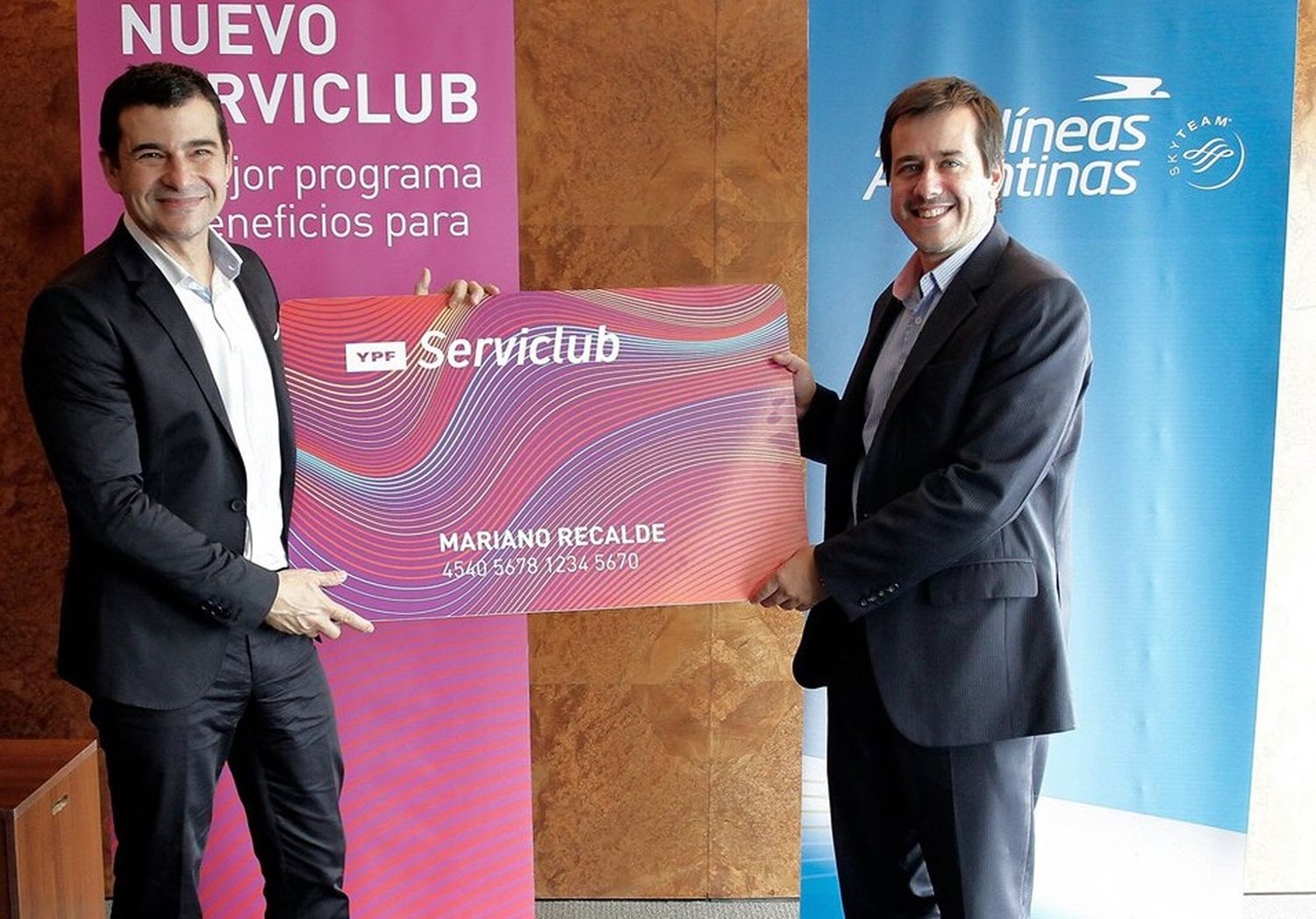 Convenio entre Aerolíneas Argentinas e YPF para sumar más millas con Serviclub