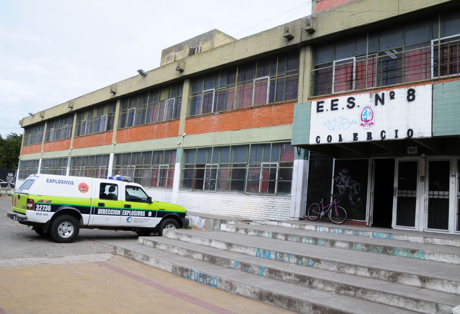 Amenaza de bomba en la Escuela Secundaria 8 ExComercio obligó a suspender las clases