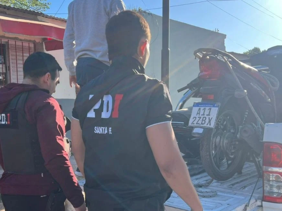 Allanamientos por robo de motos en barrio Coronel Dorrego.