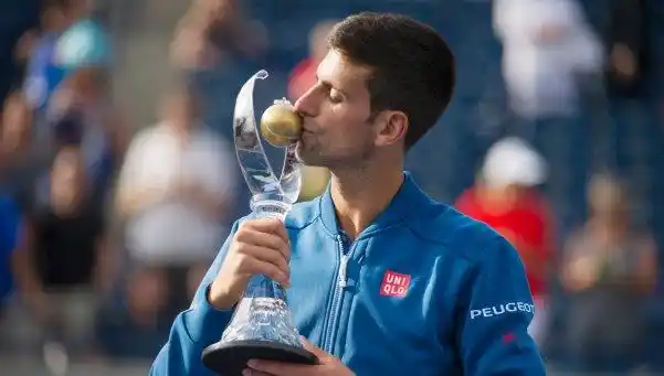 Djokovic venció a Nishikori y se consagró en Toronto