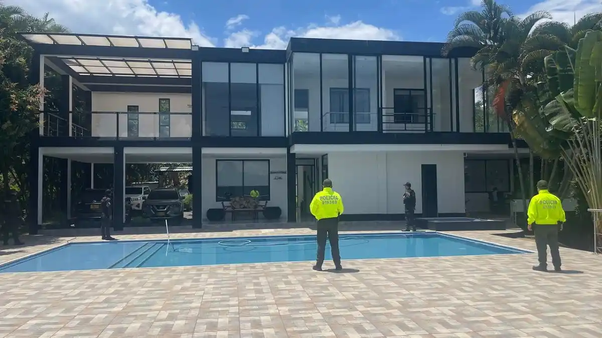 POLICÍA COLOMBIANA INCAUTA bienes de alias «El Socio» y su familia (+Detalles)