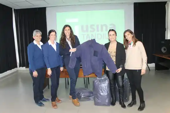 La Usina entregó camperas recicladas a la Secretaría de Desarrollo Humano y Hábitat