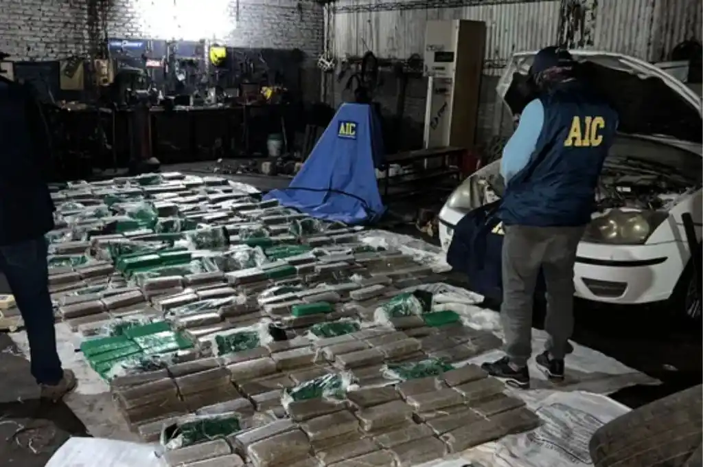 Funes: hallaron más de 500 kg de marihuana en un taller mecánico
