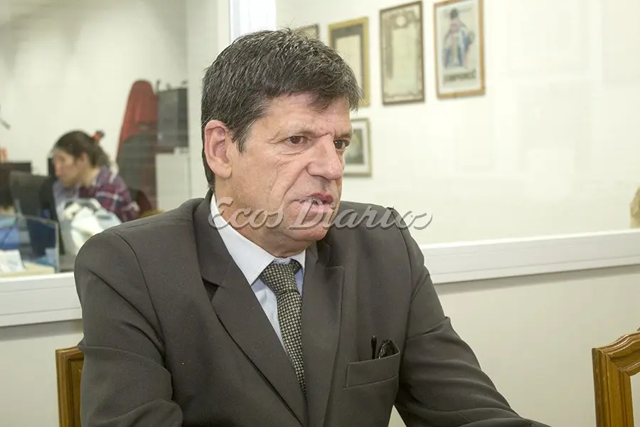Precisiones. Brindó anoche el letrado Eduardo Fernández Fiks, en la redacción de Ecos Diarios