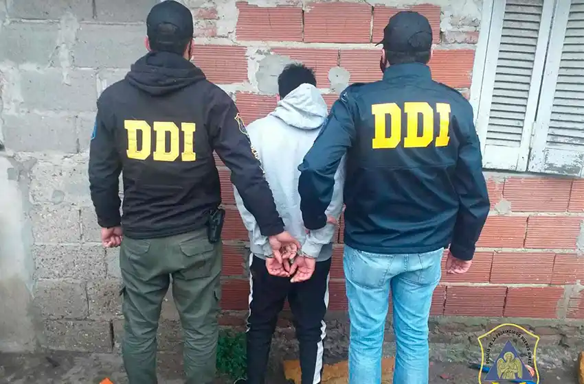 Le robó, fue detenido y desde la cárcel la amenazó con prenderle fuego la casa