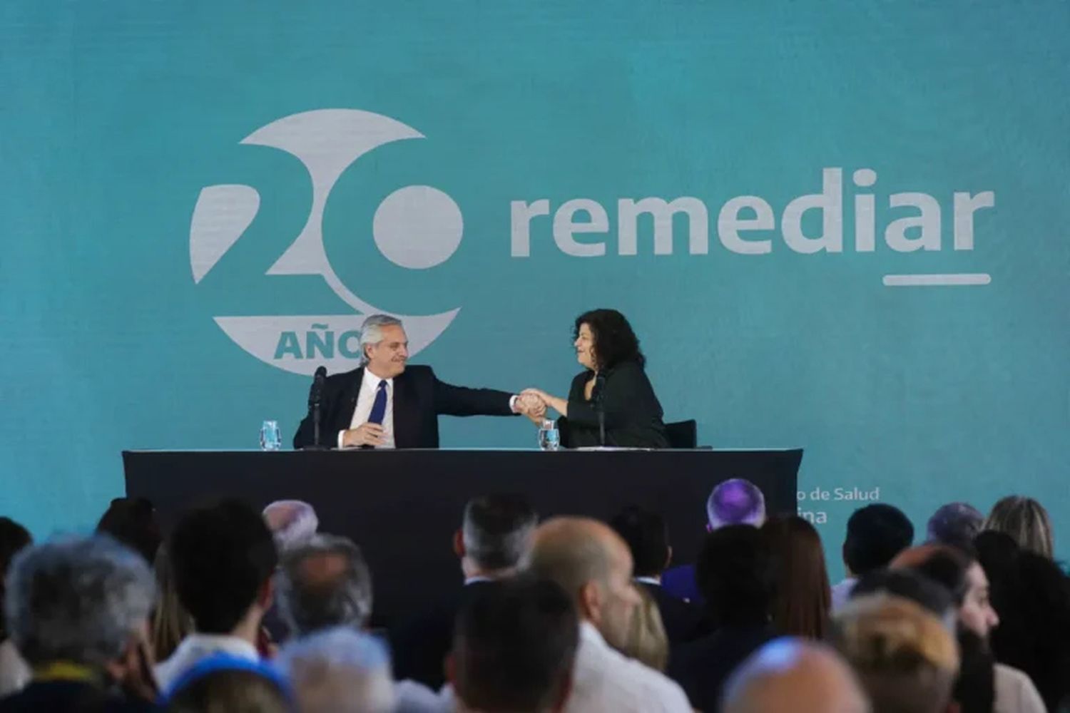 El Presidente aprovechó un acto para enviar un mensaje elogioso a Cristina