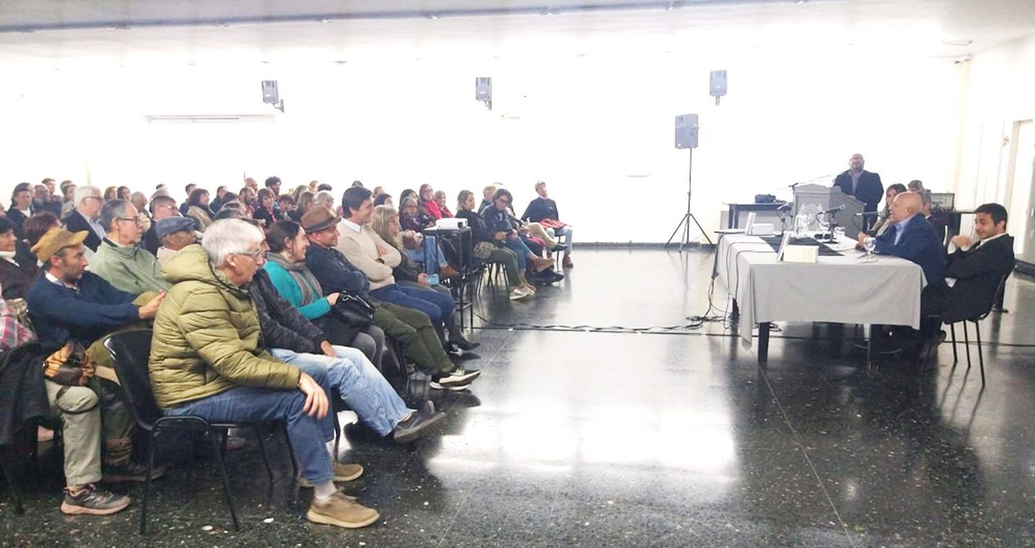 Un libro imprescindible a la hora de describir Tandil