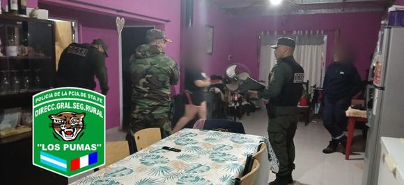 Allanamientos simultáneos por abigeato: “Los Pumas” recuperaron 7 vacas junto a la Policía Rural de Buenos Aires