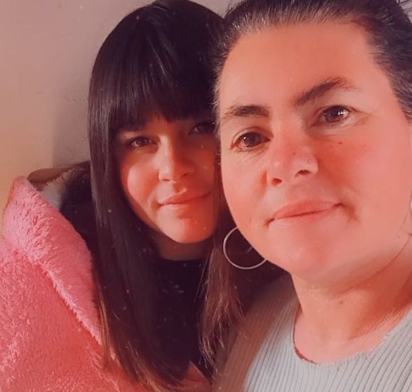 Los 15 de Oriana con su mamá Vanesa